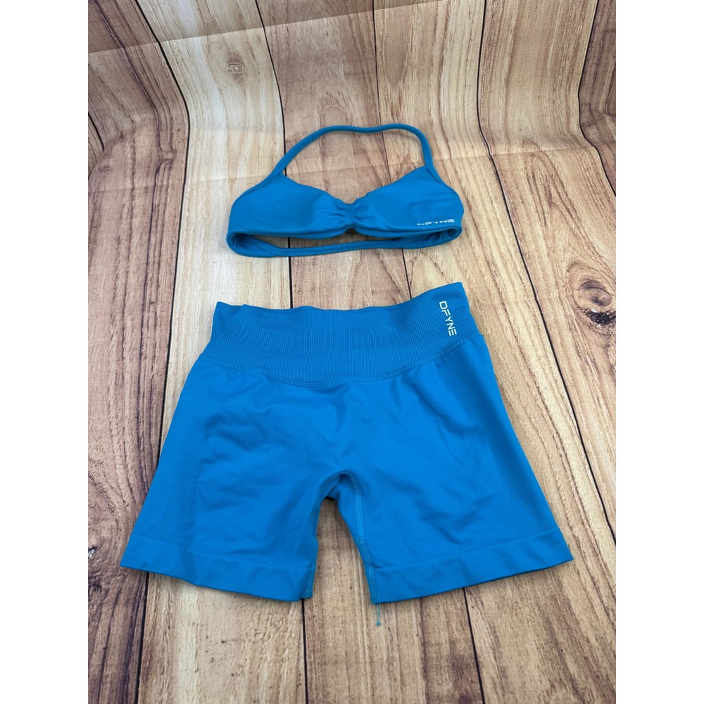 DFYNE Dynamic Seamless Workout Set Blue Sports Bra and Scrunch Shorts XS